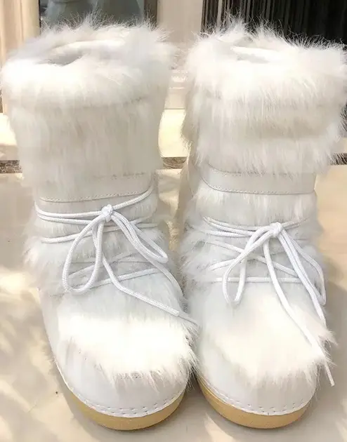 Y2K Fluffy Boots